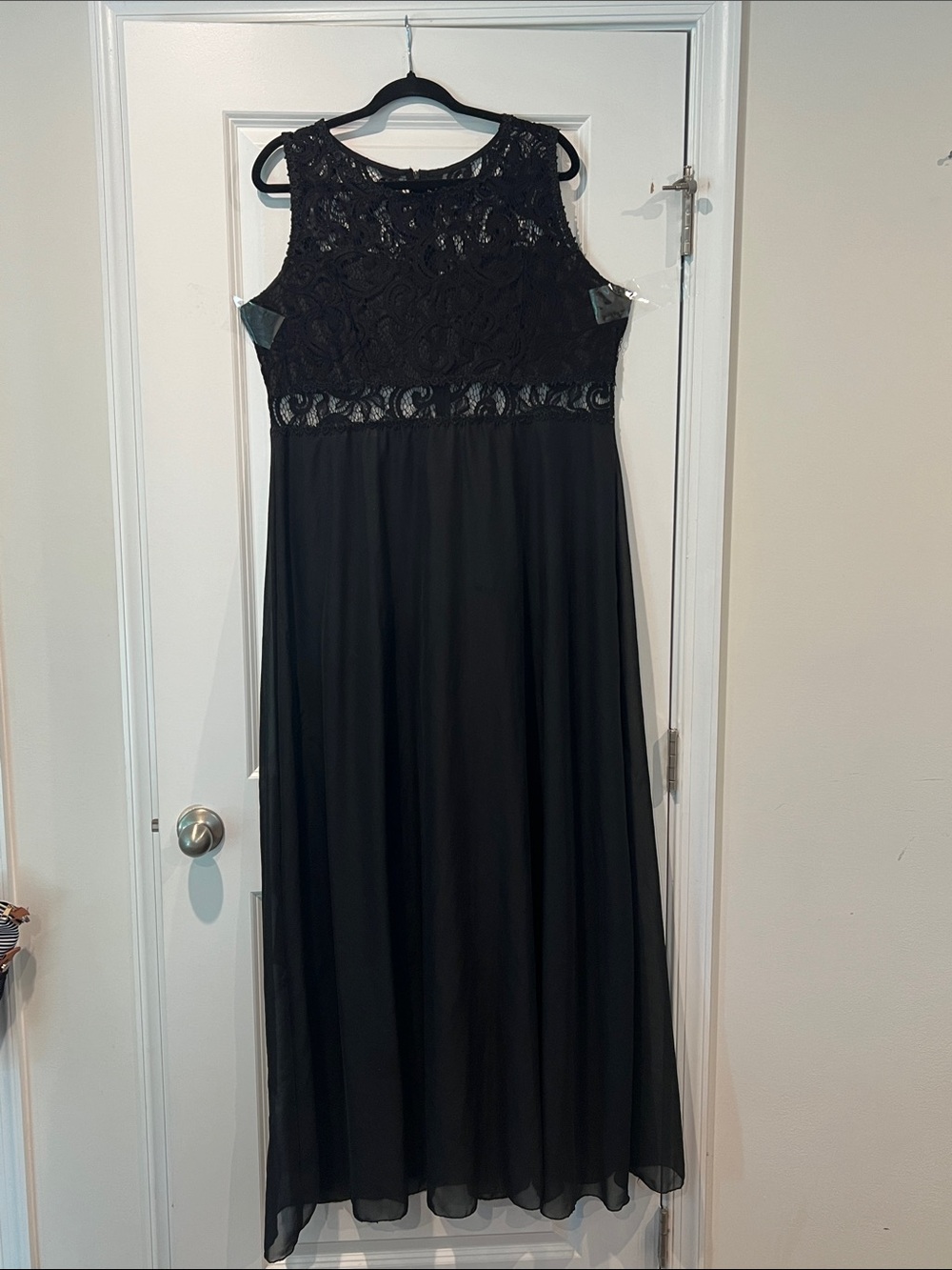 Sleeveless Black Lace Bodice Maxi Dress